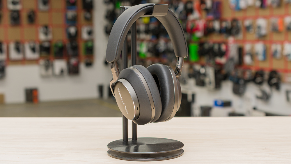 The closed-back design of the Bowers & Wilkins Px8 Wireless means their soundstage doesn't feel very spacious or deep.