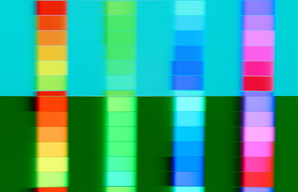Pursuit photos of various pattern background colors on the Samsung Odyssey G5.