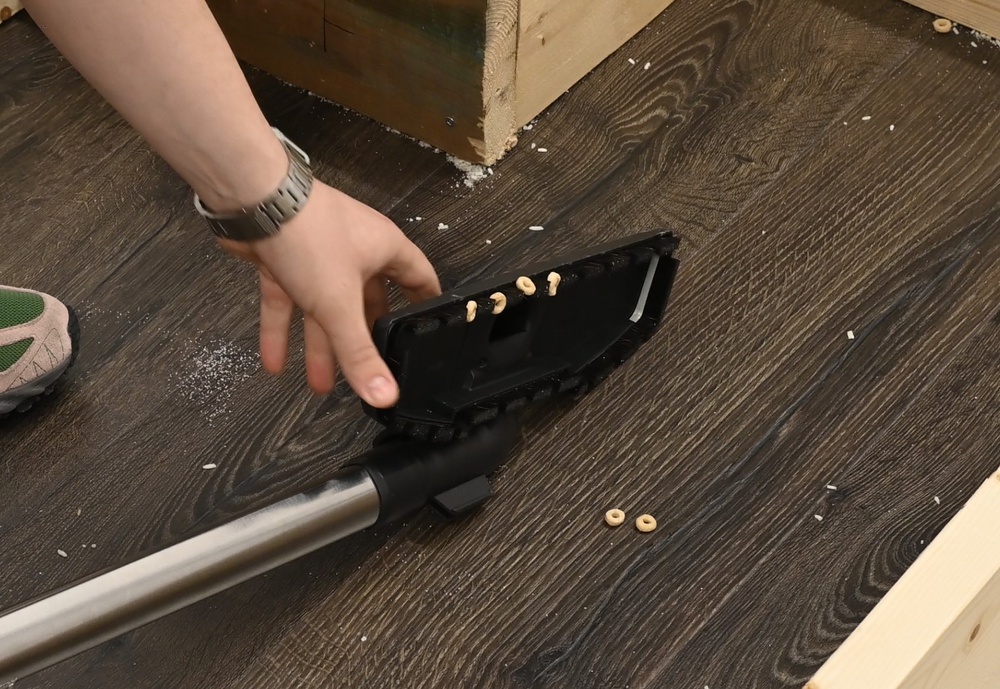SEB 300-3 Parquet Twister with cheerios stuck in the openings
