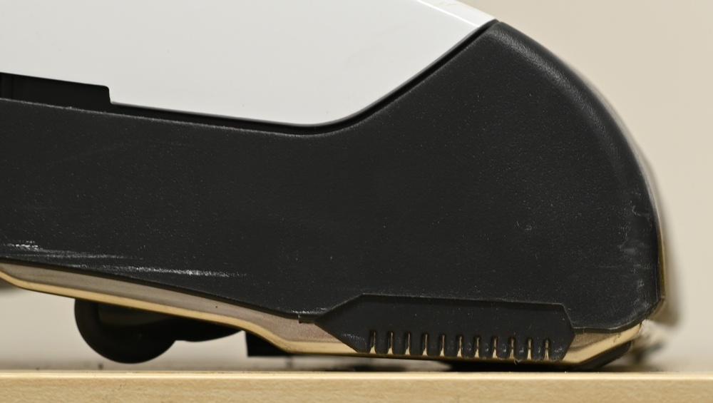Side view of the Miele U1 Dynamic Powerline