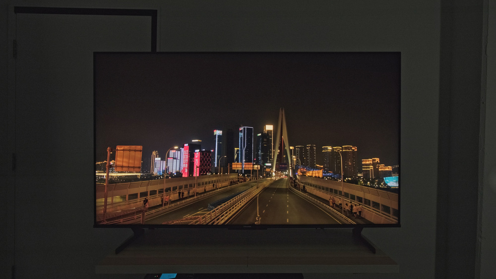 Hisense U8H - Cityscape
