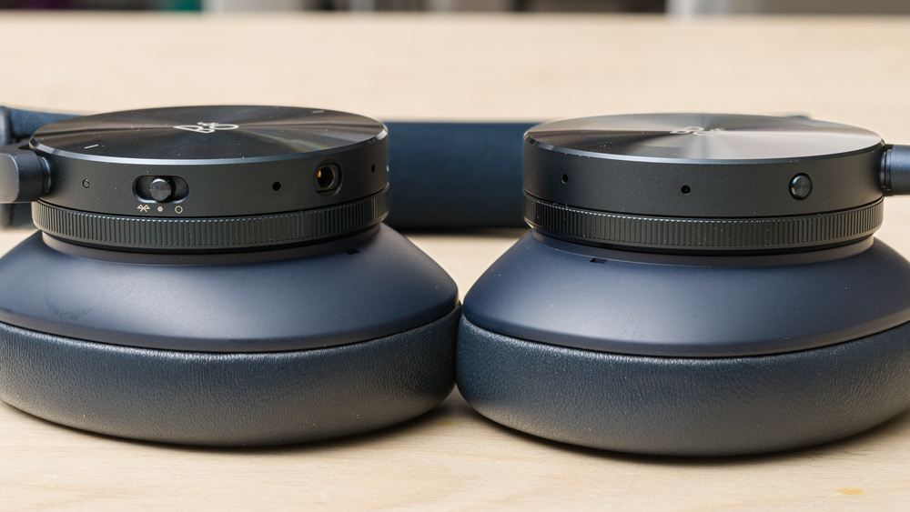 Image of the buttons and control wheels on the driver housing of the Bang & Olufsen Beoplay H95